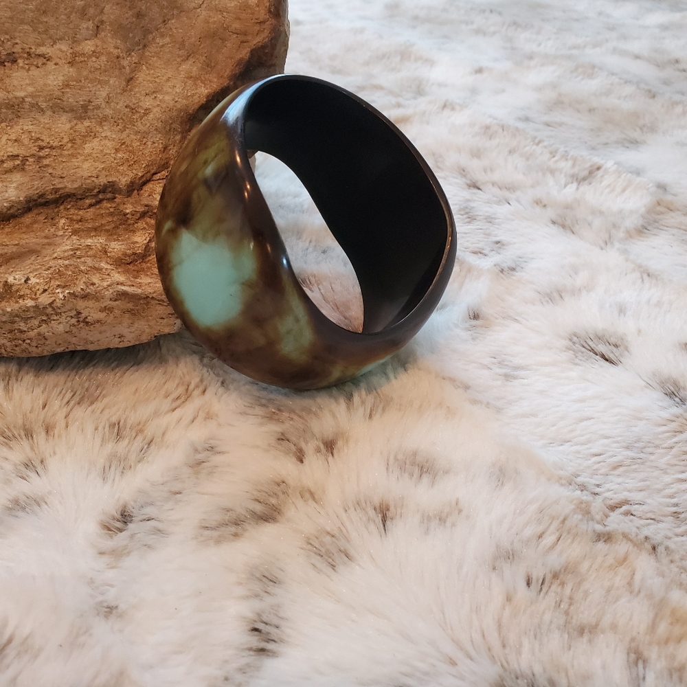 Bracelets - Picture 2 of 3